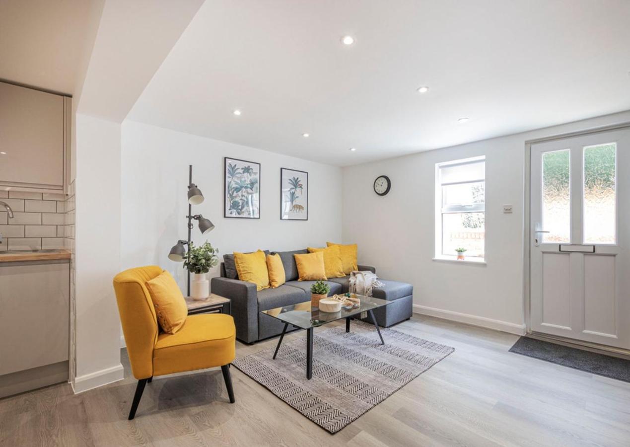 The White House Flat By Select Sa Lägenhet Reading Exteriör bild