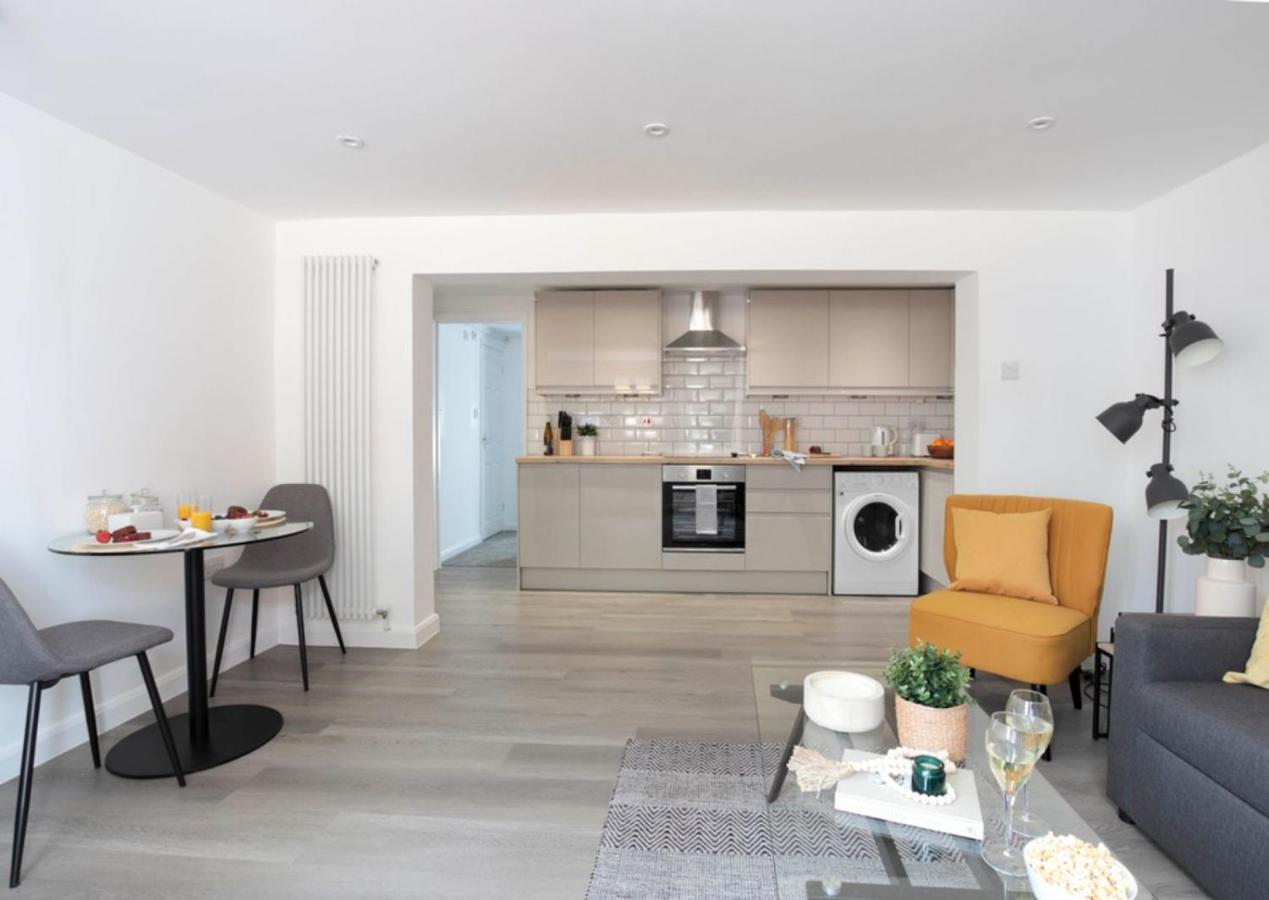 The White House Flat By Select Sa Lägenhet Reading Exteriör bild